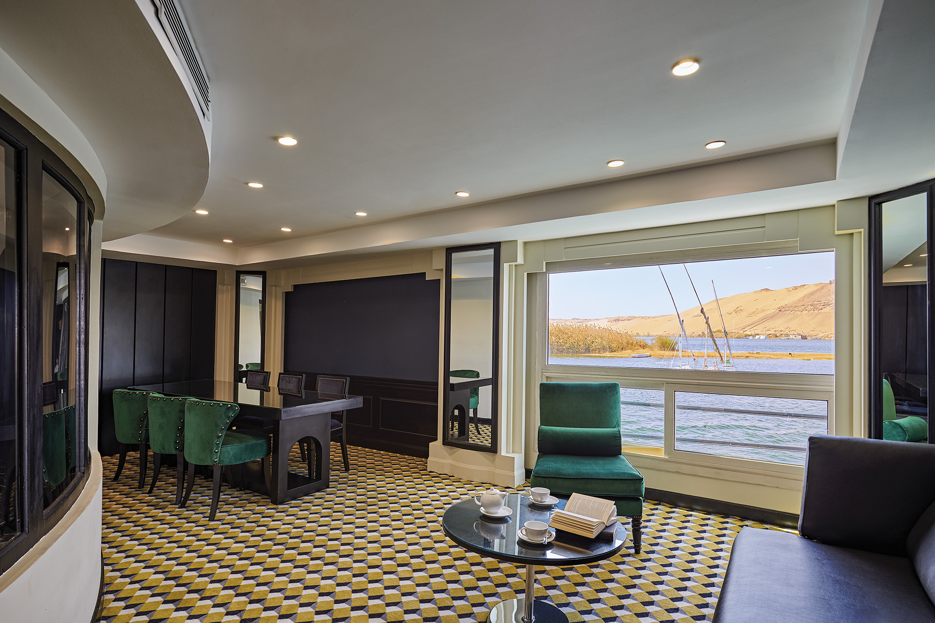 Emerald Waterways - MS Hamees - Reading Room 1.jpg